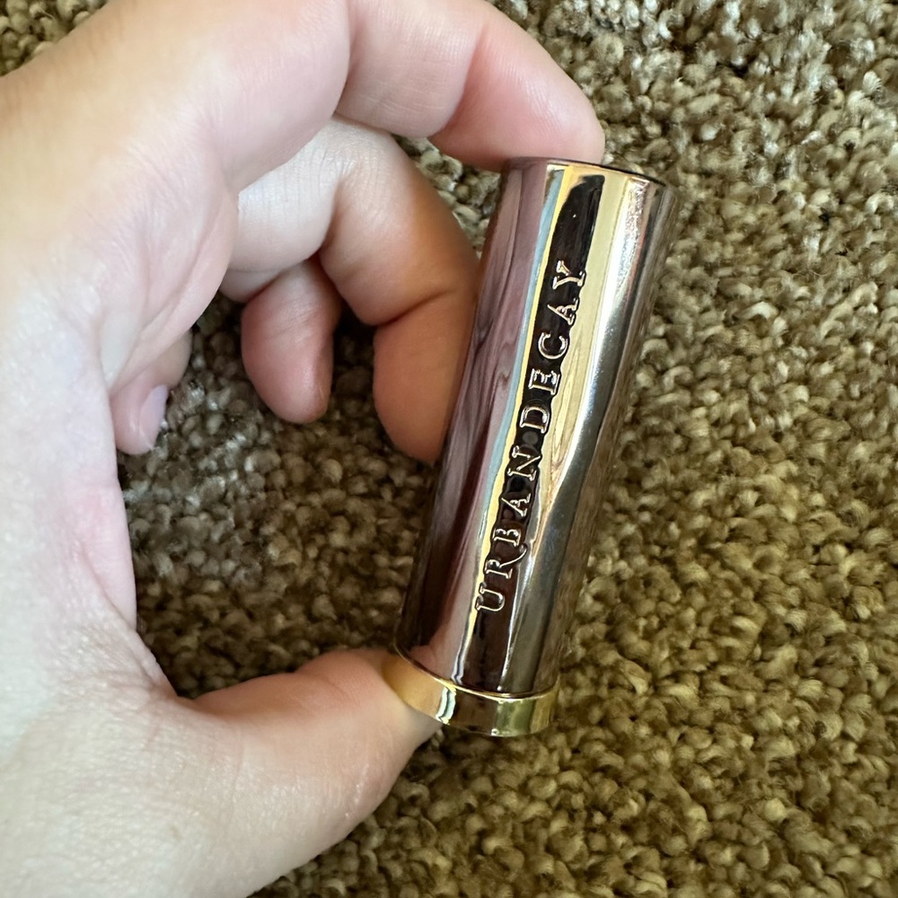 Urbane Decay lipstick - Bad Blood